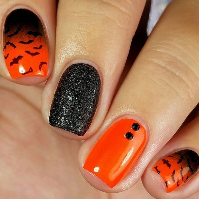 15 Devilishly Easy Halloween Nails You Can Copy