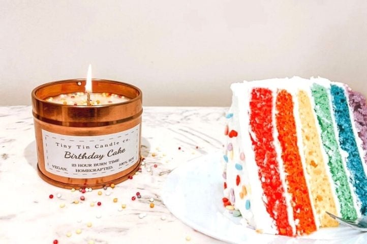 cake scented candle, easy DIY craft to make and sell